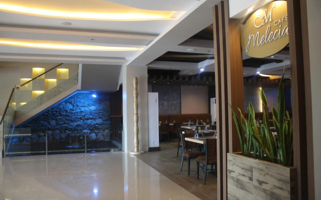 Kew Hotel