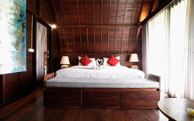 The Lumbung Wood Villa