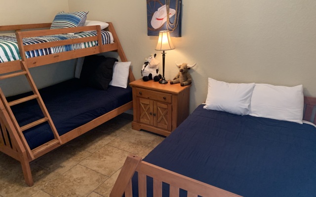 Cowboy Lodge Rr94404 4