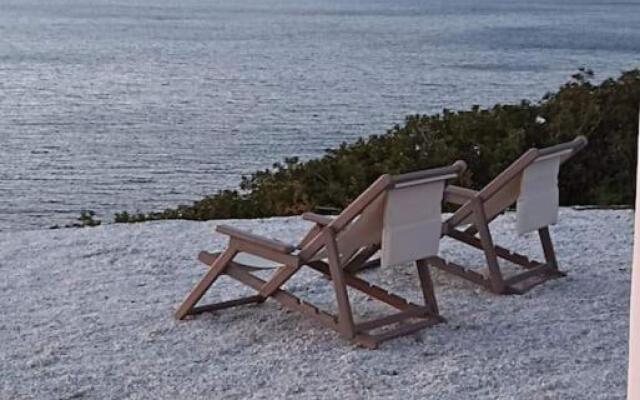 C & C _ Cycladic house with endless sea view