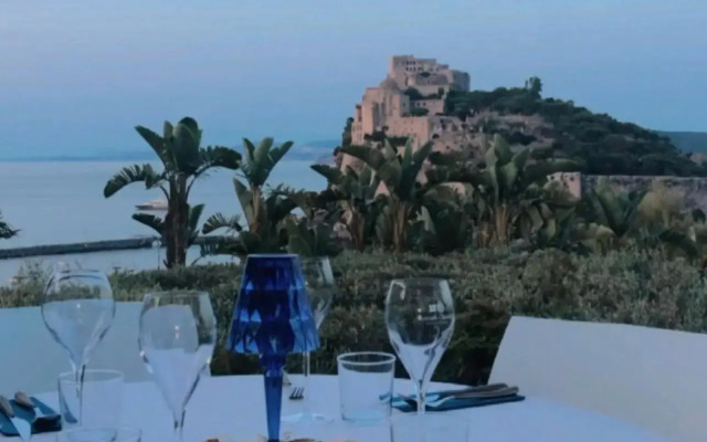 Villa To Ischia With Love