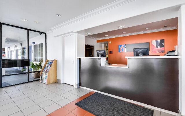 Motel 6 San Jose, CA - Convention Center