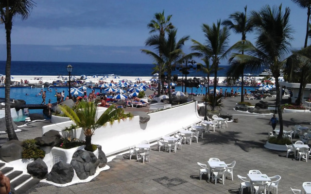 Ocean and Sun Studio Apartment