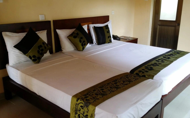 Grand 7 Hotel - Thalawathugoda