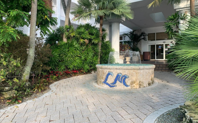 Lago Mar Beach Resort & Club