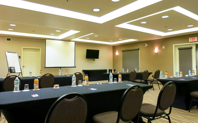 Comfort Suites Saskatoon