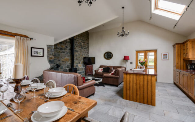 Holiday Home Deri'r Mynach
