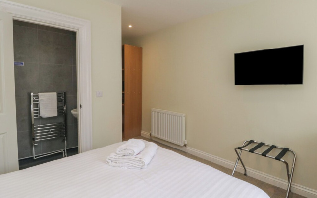 Harcombe House Rooms - First Floor Double