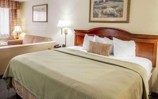 Econo Lodge Inn & Suites Eagle Pass