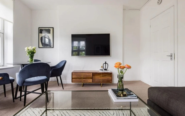 The Vauxhall Bolthole - Elegant and Bright 2bdr Flat