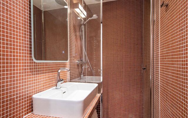 NEW Appt Style le Corbusier avec Balcon