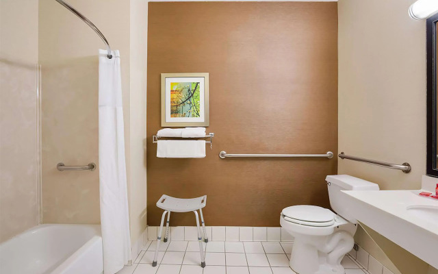 AmericInn by Wyndham Minot