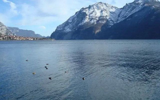 Como Lake Holiday Home