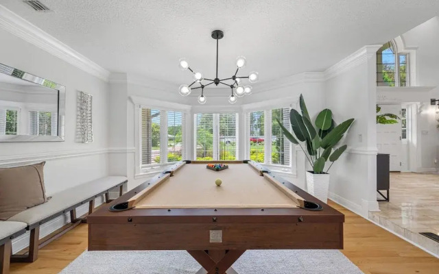 Exquisite Villa With Pool&games- 18 Guests