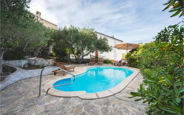Holiday home Mala Lozna II