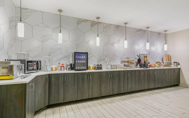 La Quinta Inn & Suites by Wyndham Batavia
