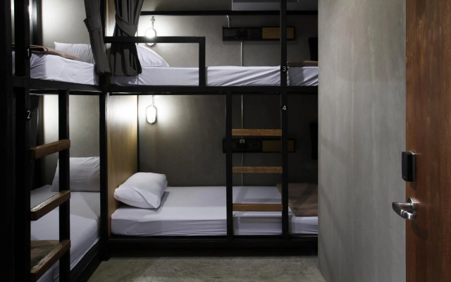 Bed Station Hostel – Guest Rooms – Bangkok