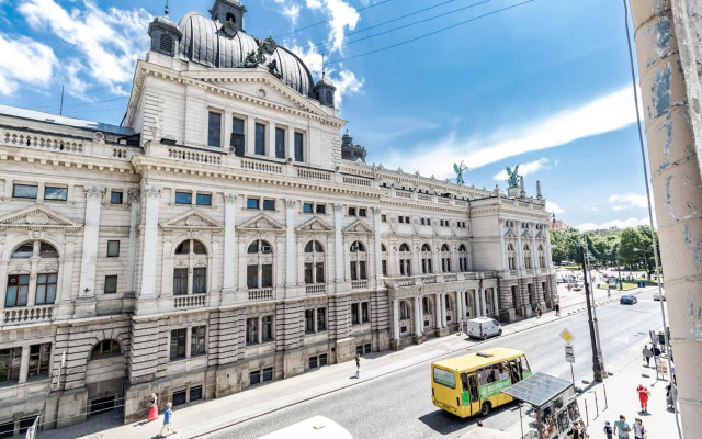 Opera House Apartment 2