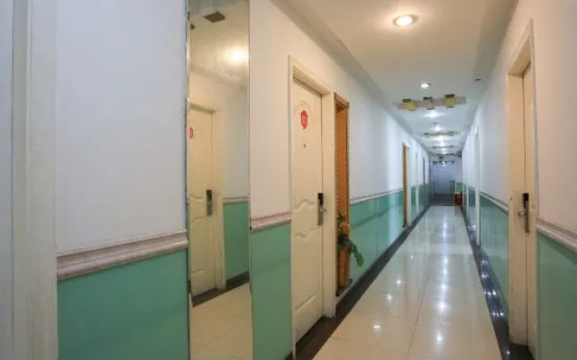 99 Xinyi Hotel (Shanghai Jiuxin Highway Shop)