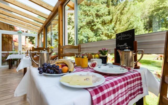 Hotel De La Poste - Logis De France