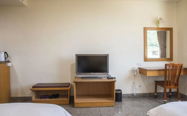 Holiday Hotel