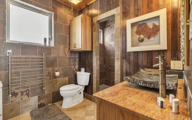 The Sandcastle 4 Bedroom Home by RedAwning