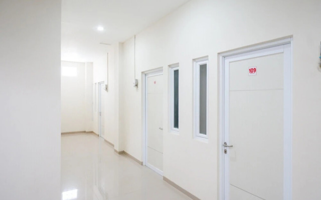 RedDoorz near Pacific Mall Tegal 2