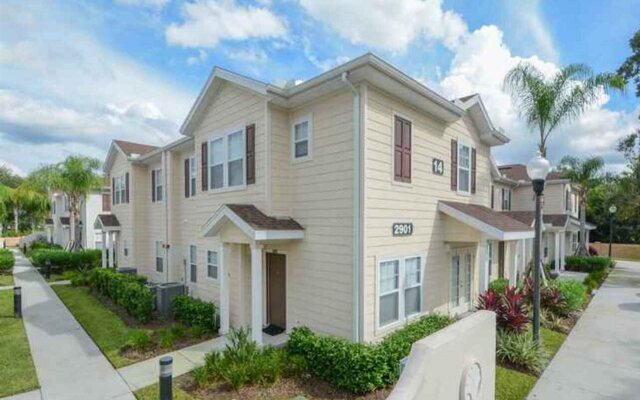 4 Bedrooms S / Lucaya Village Townhouse