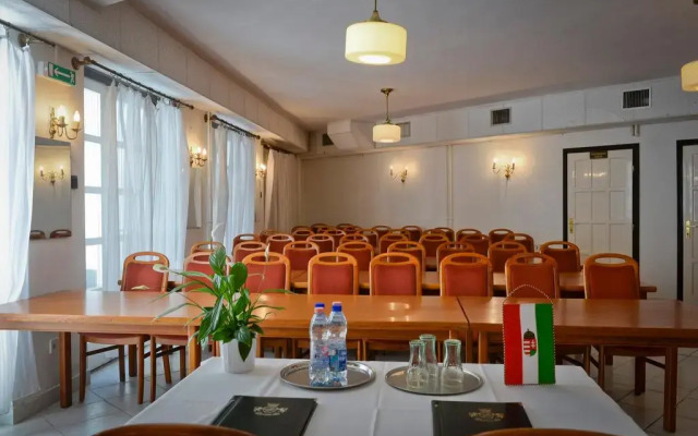 Budai Hotel