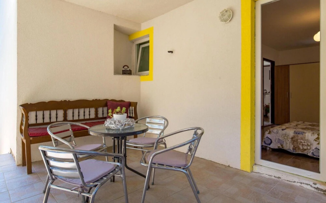 Amazing Apartment in Banjol With 1 Bedrooms and Wifi