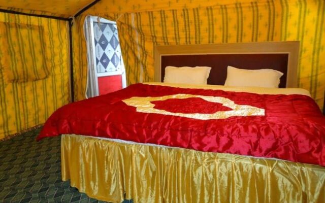 Royal Deluxe Camp