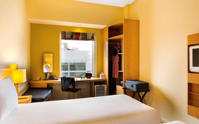 Hotel ibis Al Rigga