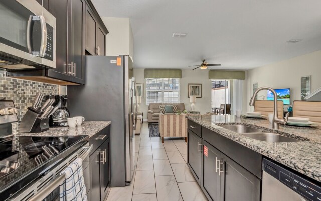 Pool Townhome 5mi to Disney Free Waterpark!