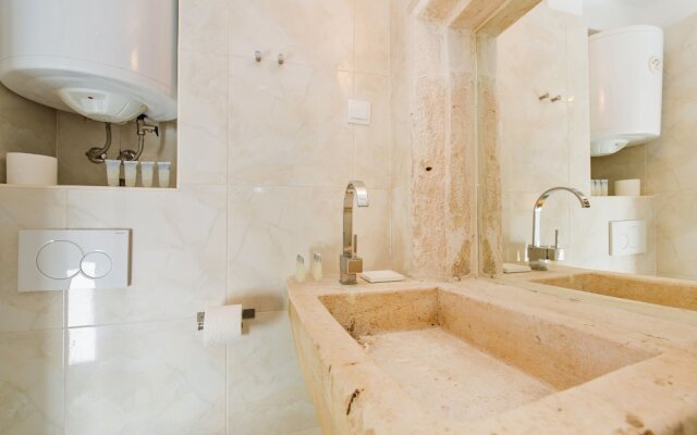 The Walls Studios by Irundo