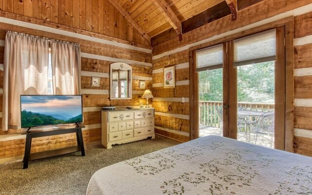 Valhalla - Private Rustic Getaway 2 Bedroom Cabin by RedAwning