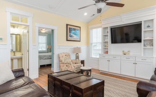 Alpha Breeze by Oak Island Accommodations