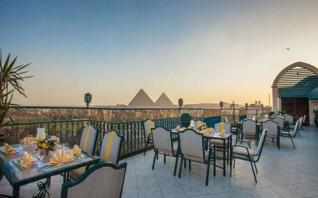 Delta Pyramids Hotel