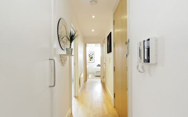 2 Bdr in Kensington E1 by the Residences