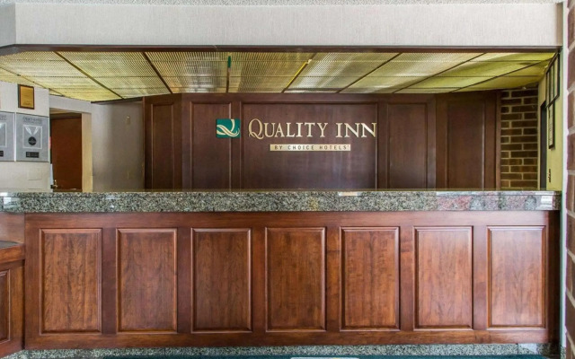 Quality Inn Schaumburg - Chicago near the Mall