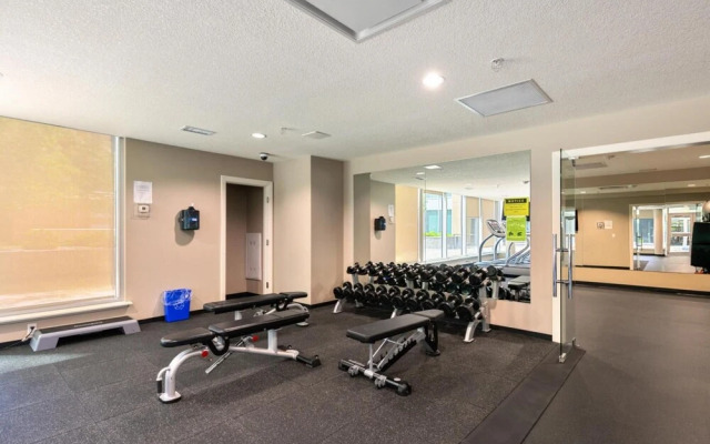 2BR 2BA Stampede and Calgary Tower View Free Park