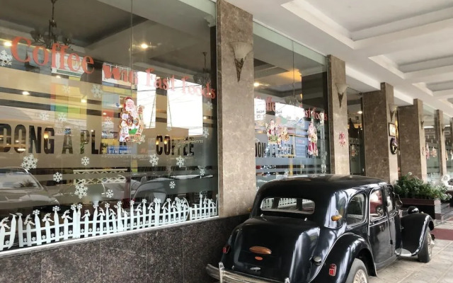 May Plaza Hotel