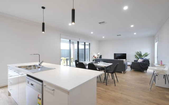 No Stairs Dbl Garage Aircon Woodville North