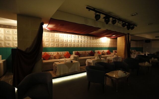 Crystal Palace Hotel