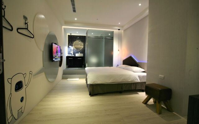 G11 Hotel