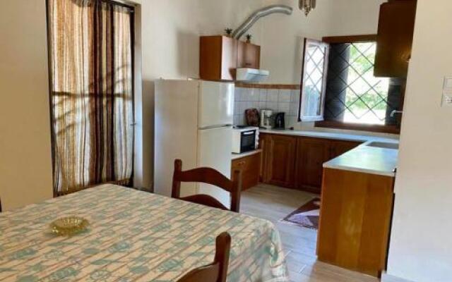 Menelaos Apartments