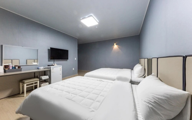 Yeosu Rivera Hotel