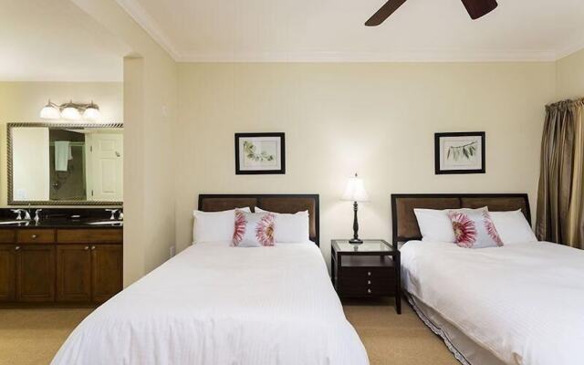 Condo Centre Court Living 3 Bedroom Reunion