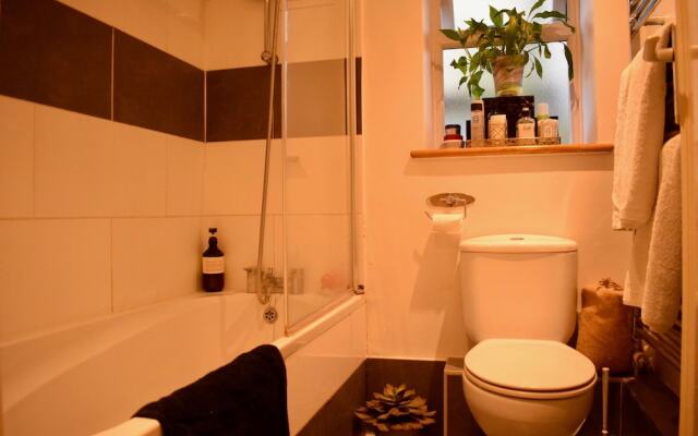 2 Bedroom Flat in Central London With a Garden