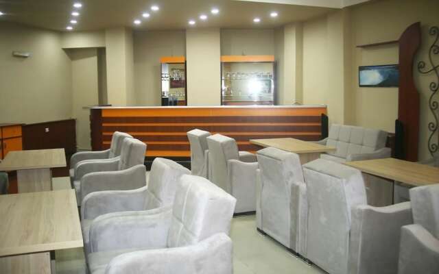 G-Bakuri Hotel