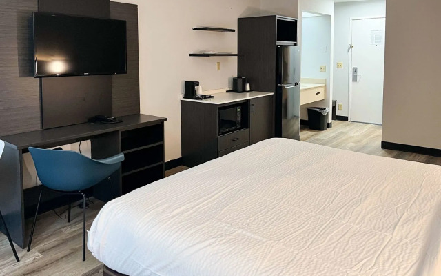 Studio 6 Elkhart, IN